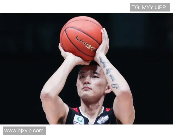 陈林坚:从青涩球员到篮球明星的成长之路与奋斗故事 陈林坚:从青涩球员到篮球明星的成长之路与奋斗故事