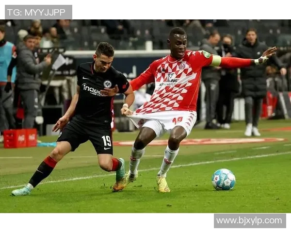 美因茨遭遇惨败，乌尔姆3-0横扫对手！