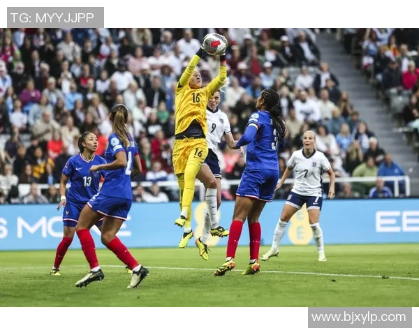 精彩足球比赛直播横屏图片素材尽在这里助你捕捉每一个激动瞬间 精彩足球比赛直播横屏图片素材尽在这里助你捕捉每一个激动瞬间