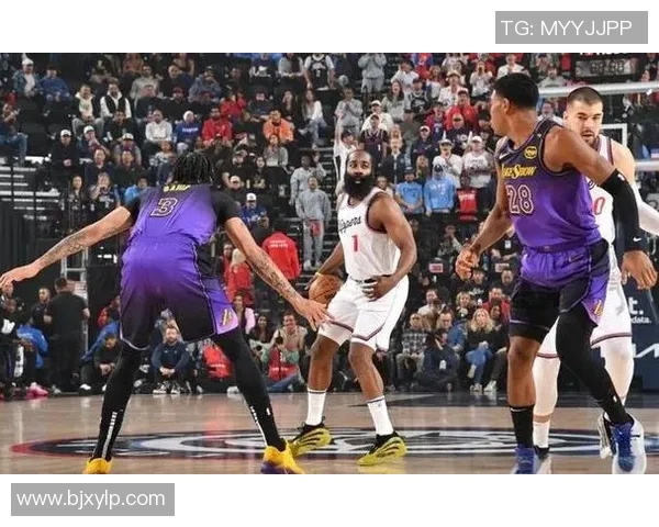 快船与湖人精彩对决回放全程回顾与赛后分析 快船与湖人精彩对决回放全程回顾与赛后分析