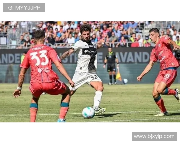 库特罗内的崛起与挑战:从青训天才到职业生涯的新篇章 库特罗内的崛起与挑战:从青训天才到职业生涯的新篇章